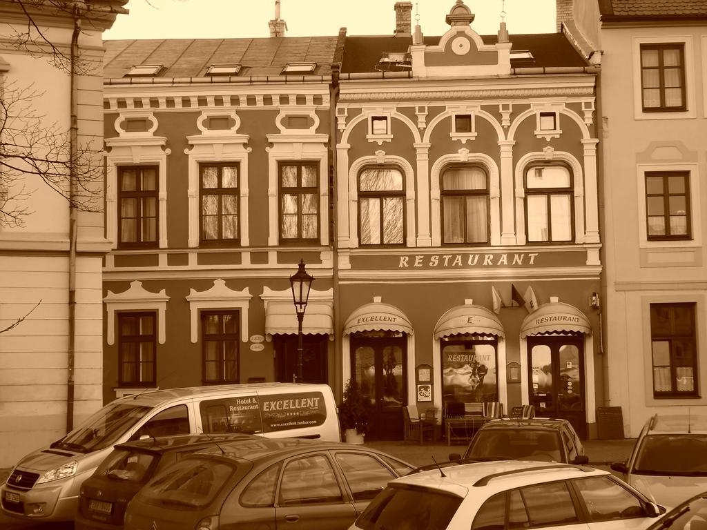 Hotel Excellent Kromeriz Ngoại thất bức ảnh