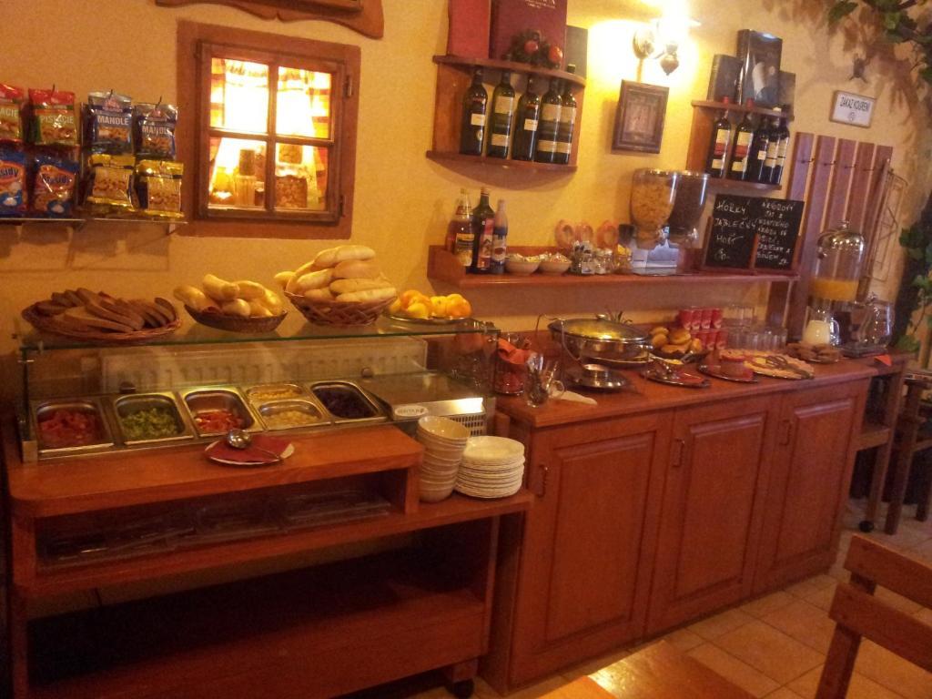 Hotel Excellent Kromeriz Ngoại thất bức ảnh