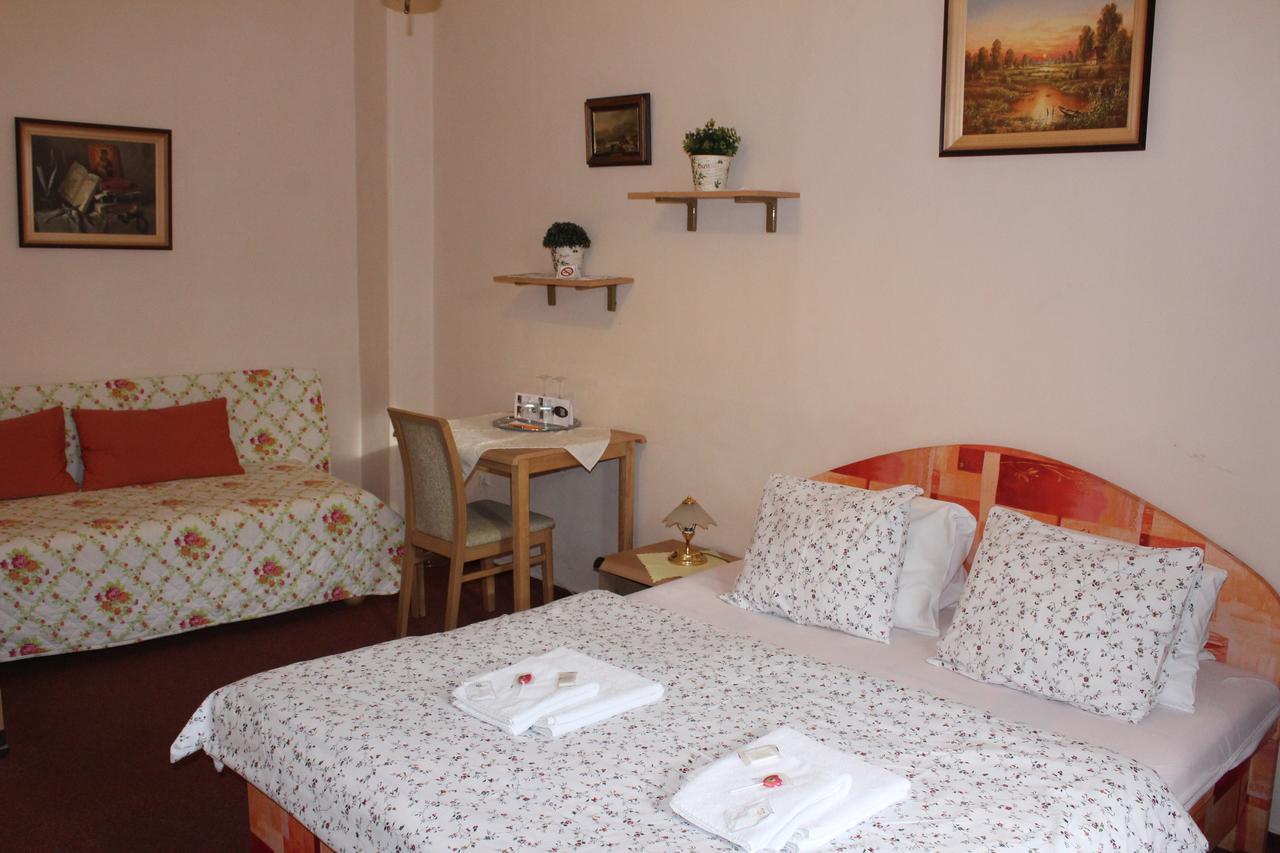 Hotel Excellent Kromeriz Ngoại thất bức ảnh